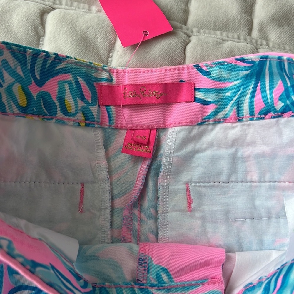 Lilly Pulitzer size 00 Buttercup Stretch Shorts. Pelican Pink. Beat The Heat.